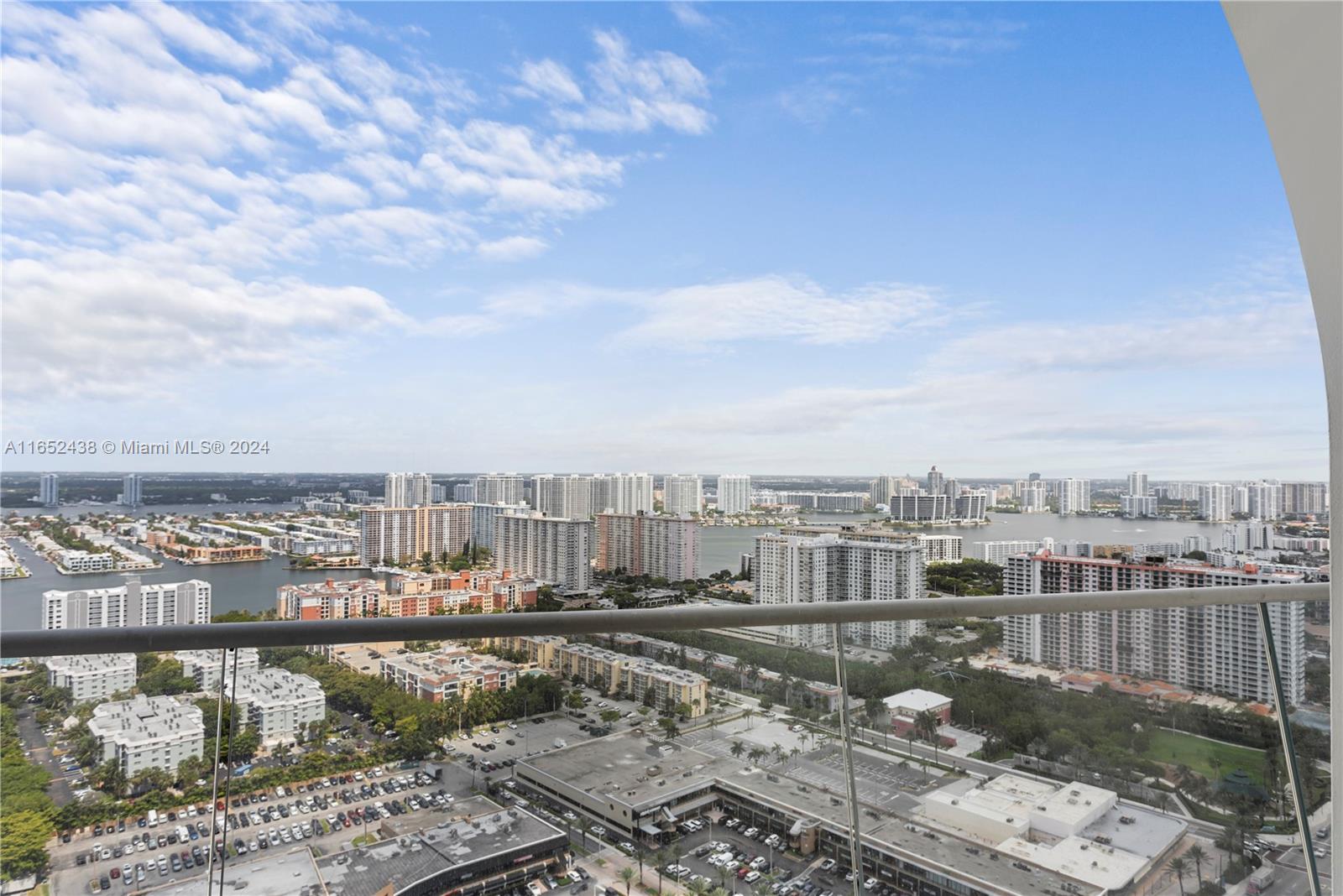 JADE SIGNATURE CONDO - Residential
