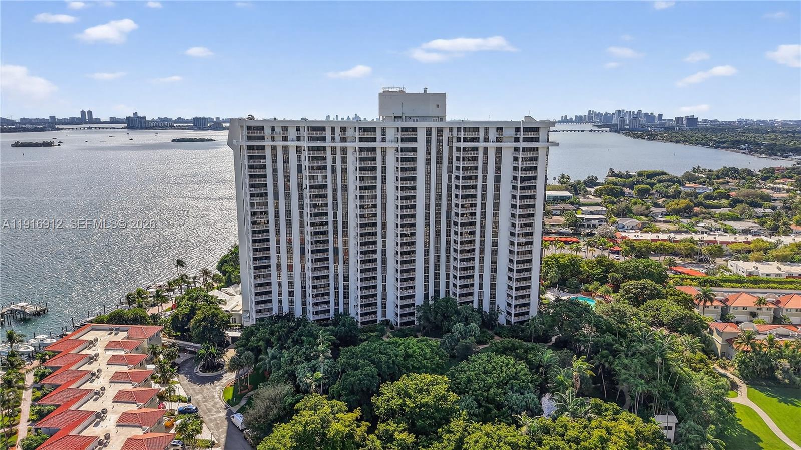 THE TOWERS OF QUAYSIDE CO - Residential