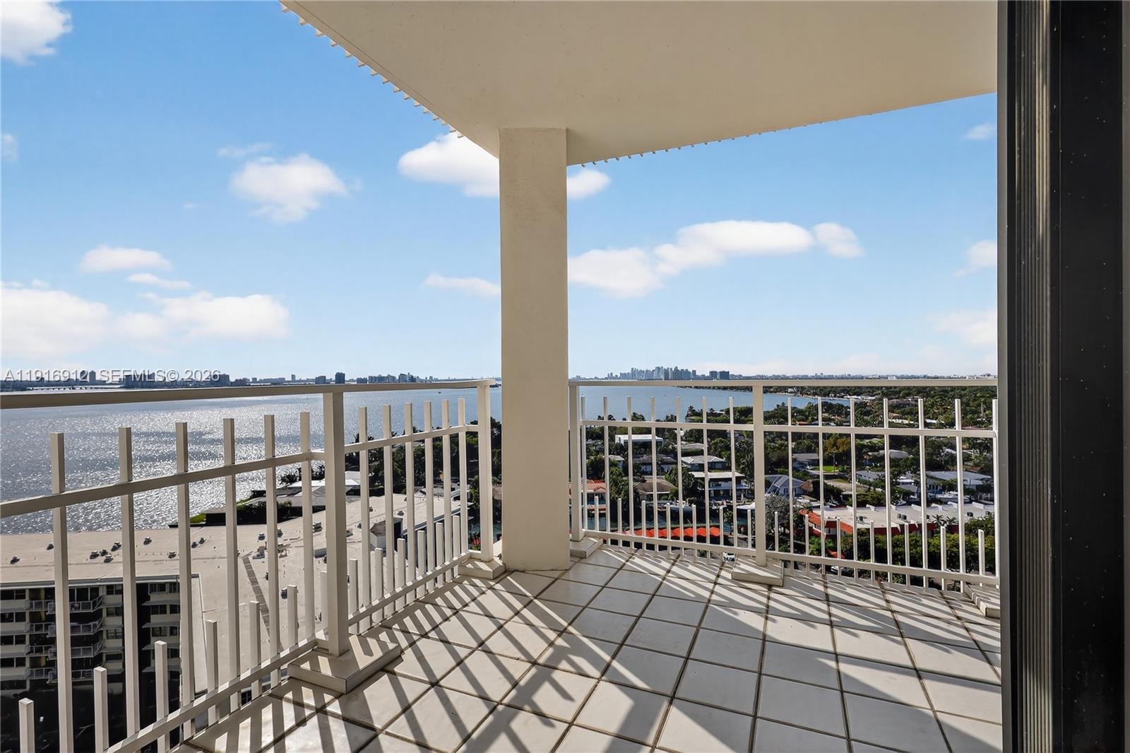 THE TOWERS OF QUAYSIDE CO - Residential