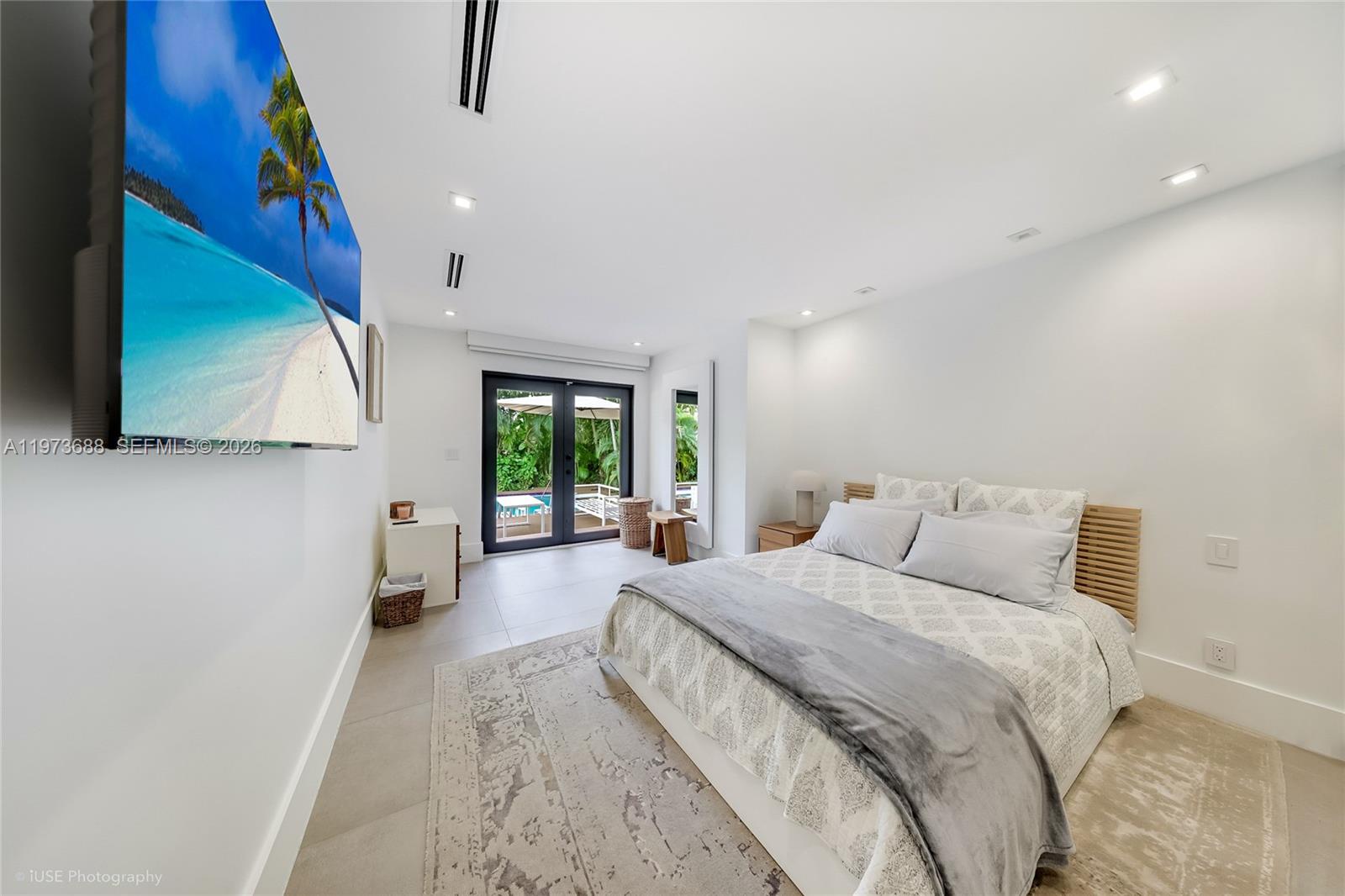 SUNSET ISLANDS-ISLAND NO - Residential