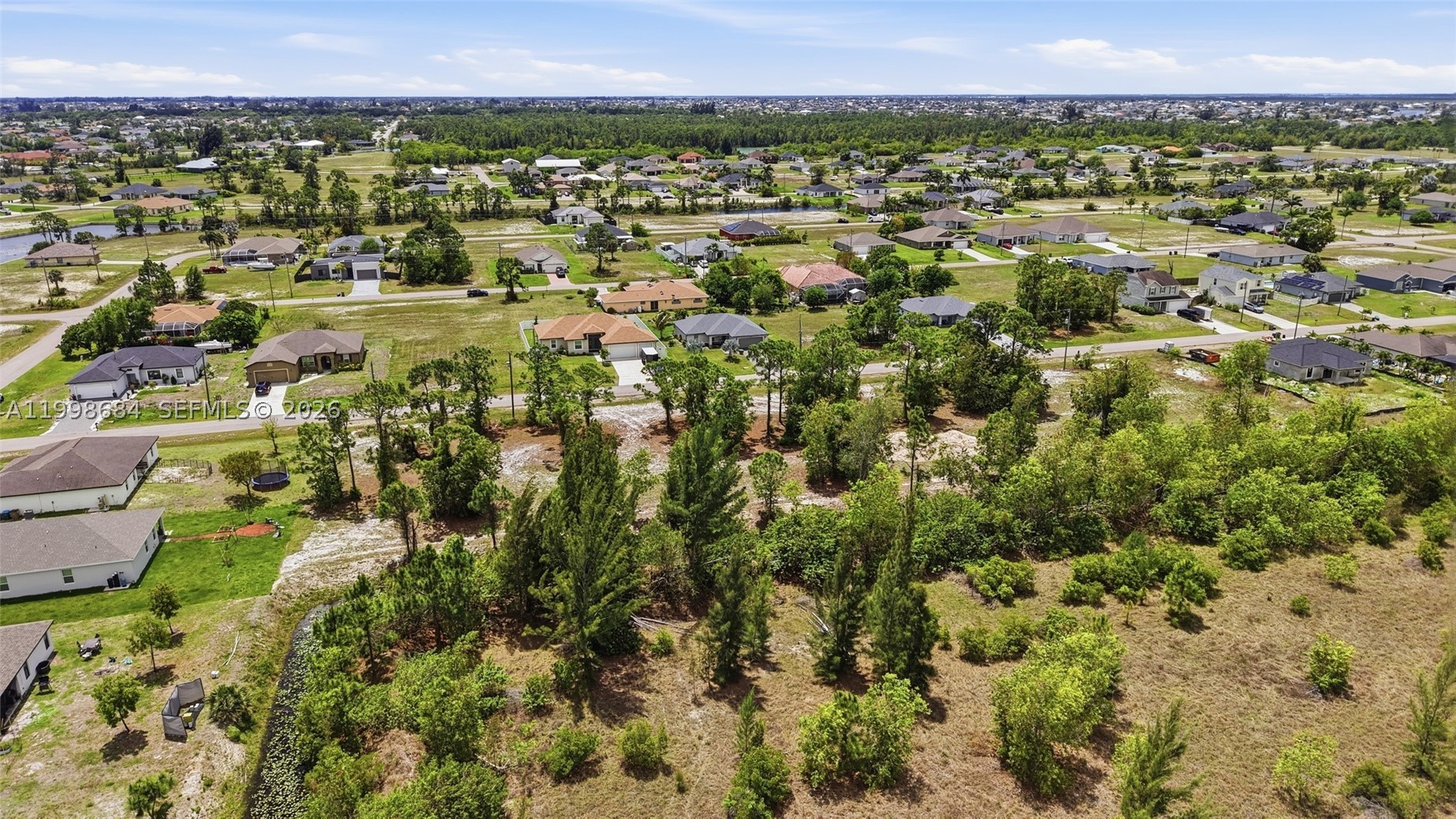CAPE CORAL - Land