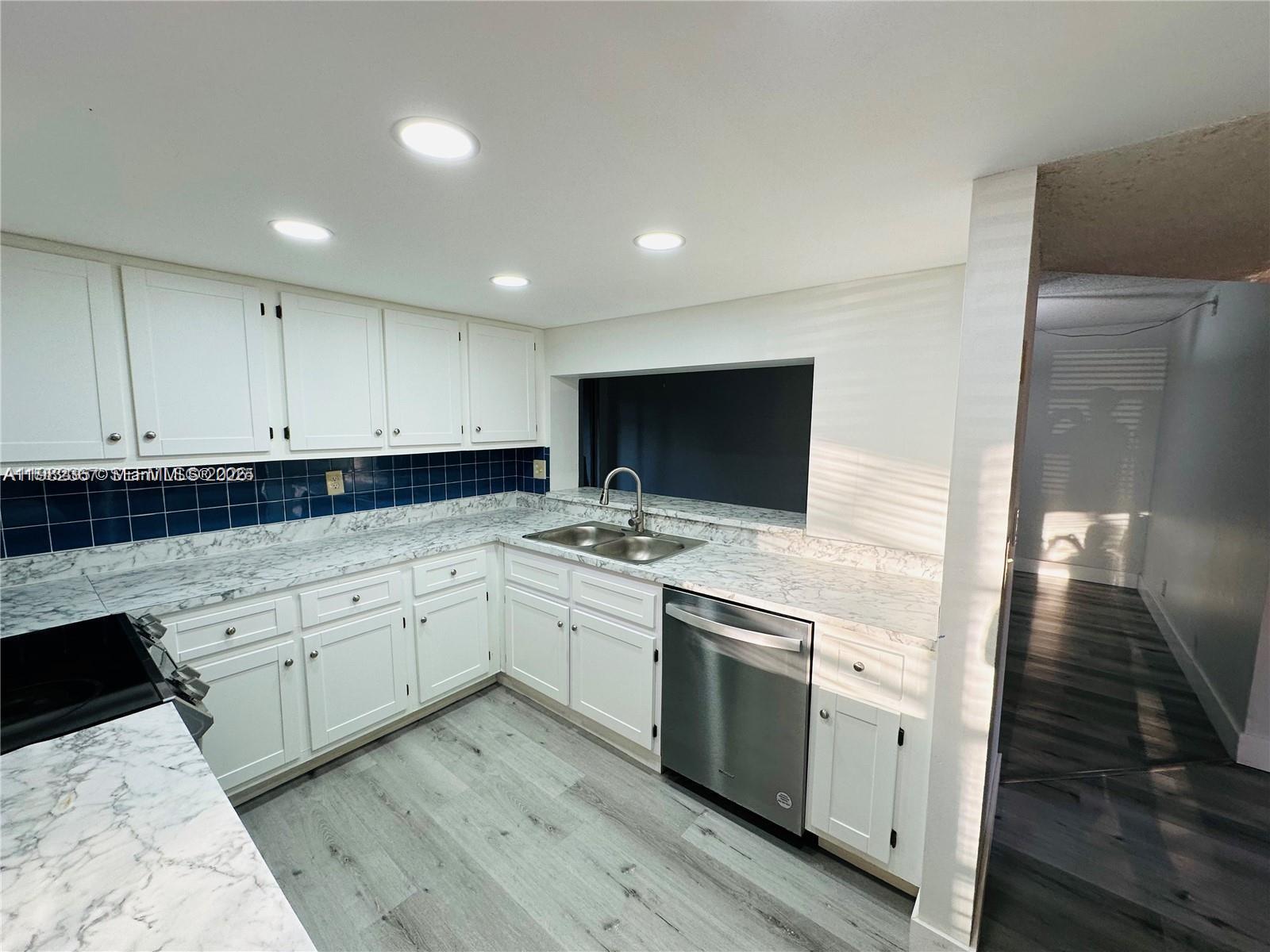 CONDO 5 OF SABAL PALM CON - Residential