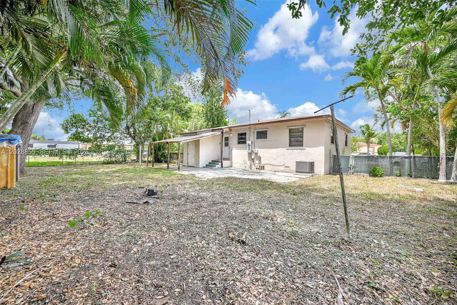 NO MIAMI BEACH MANOR - Residential