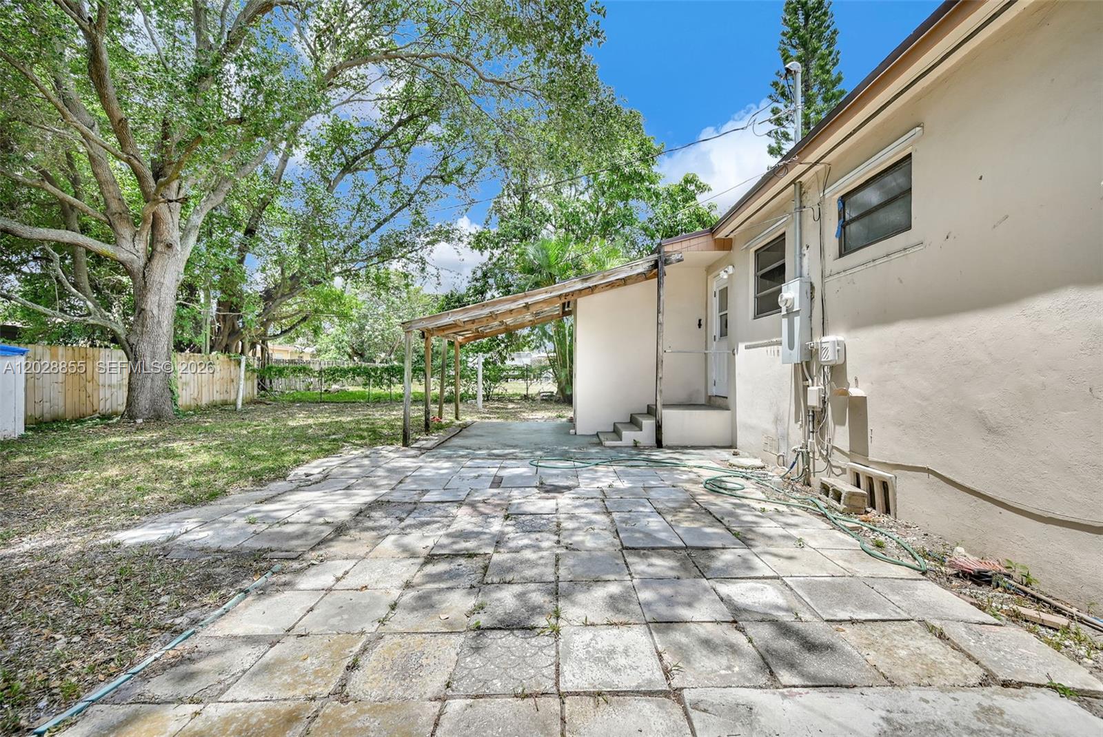 NO MIAMI BEACH MANOR - Residential