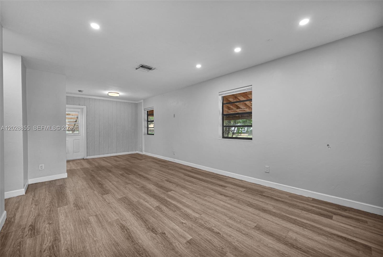 NO MIAMI BEACH MANOR - Residential