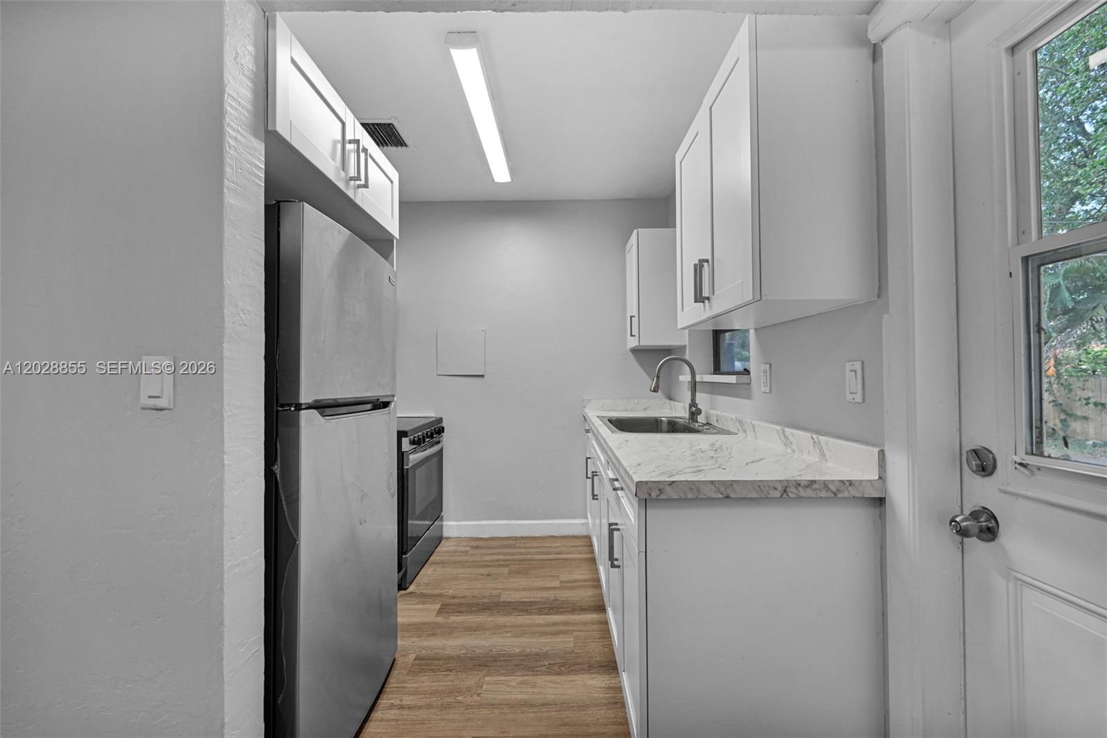 NO MIAMI BEACH MANOR - Residential