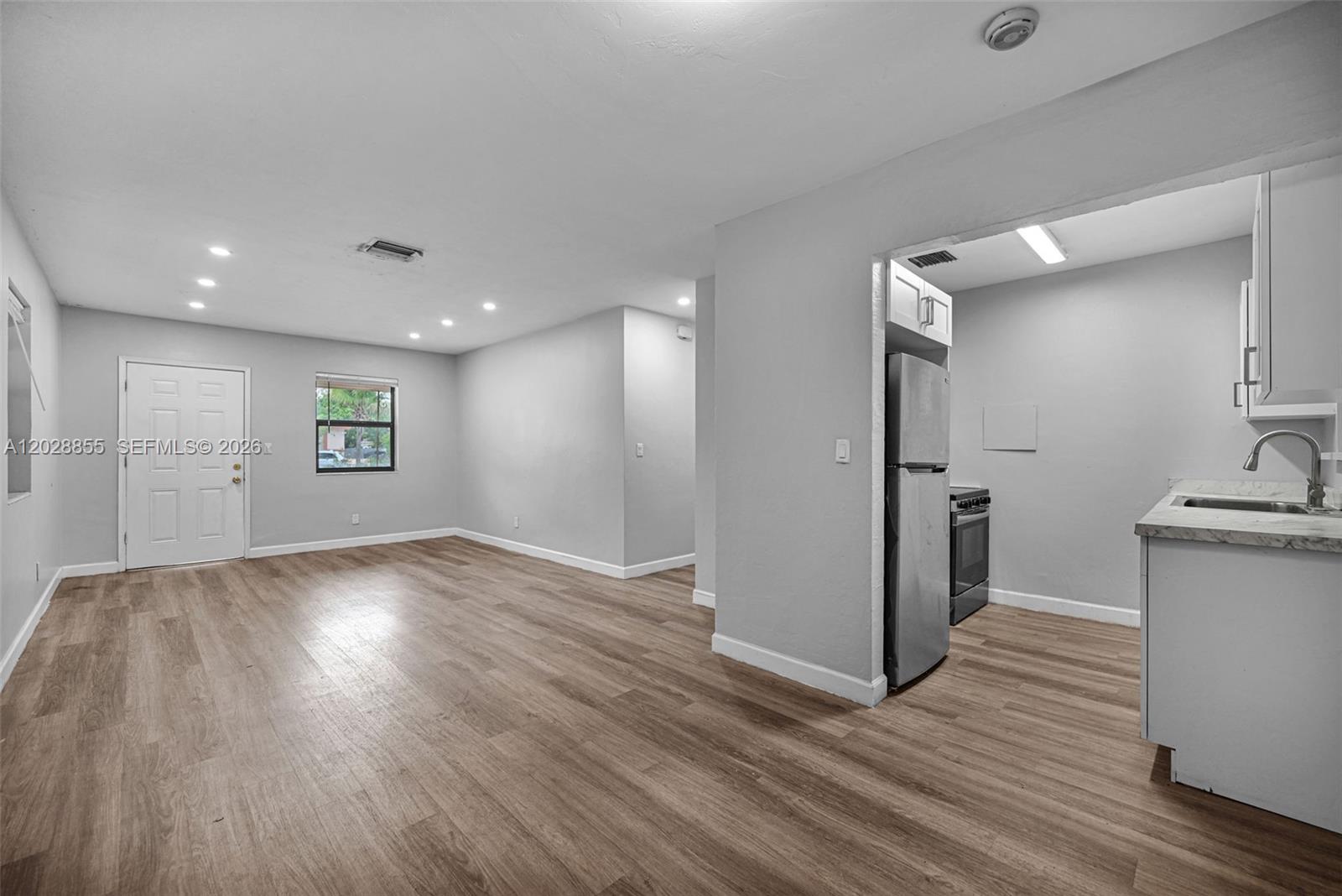 NO MIAMI BEACH MANOR - Residential