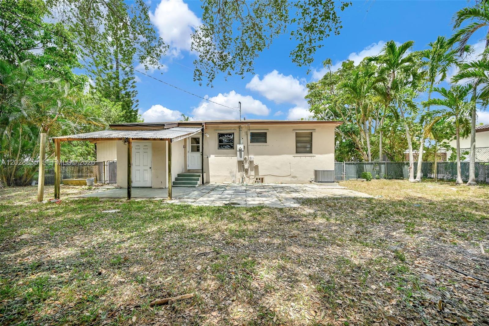 NO MIAMI BEACH MANOR - Residential
