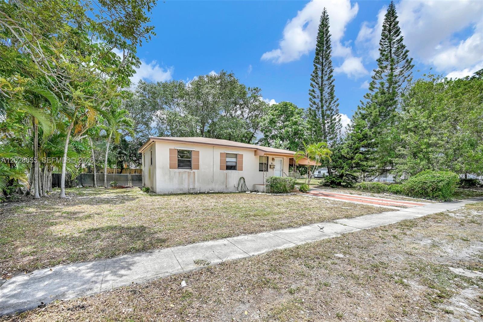 NO MIAMI BEACH MANOR - Residential