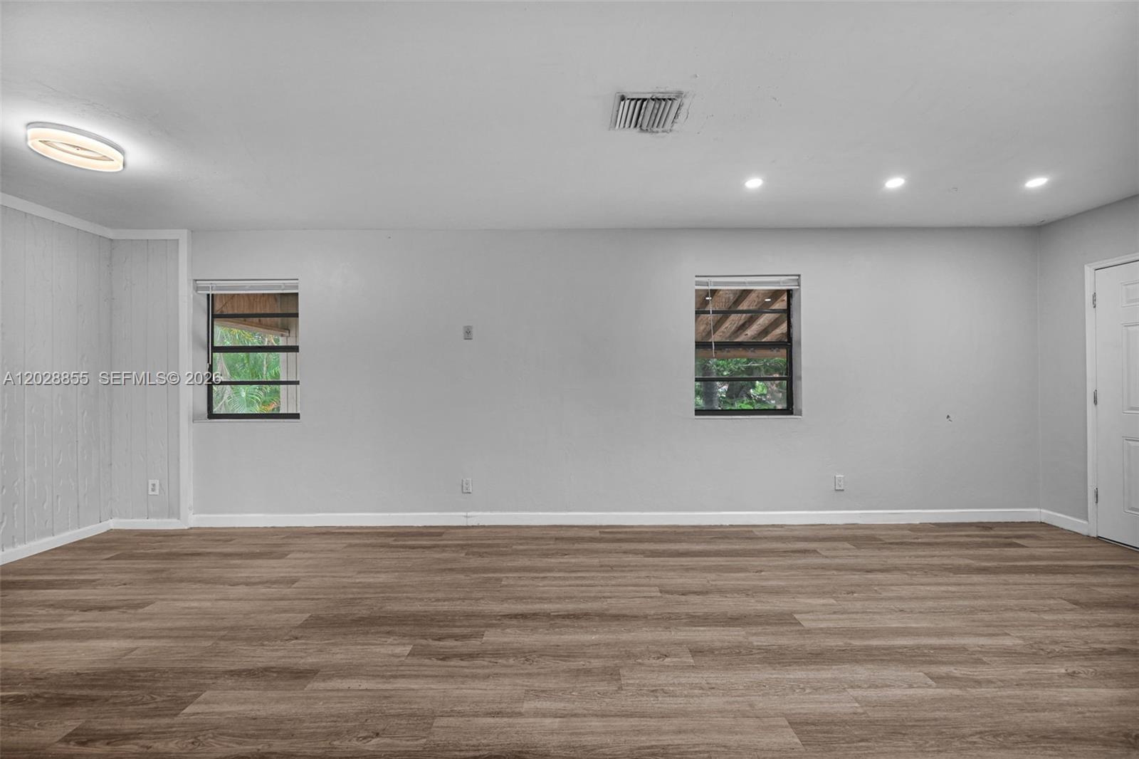 NO MIAMI BEACH MANOR - Residential