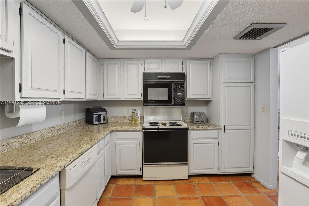 LAGO MAR EAST LODGE CONDO - Residential