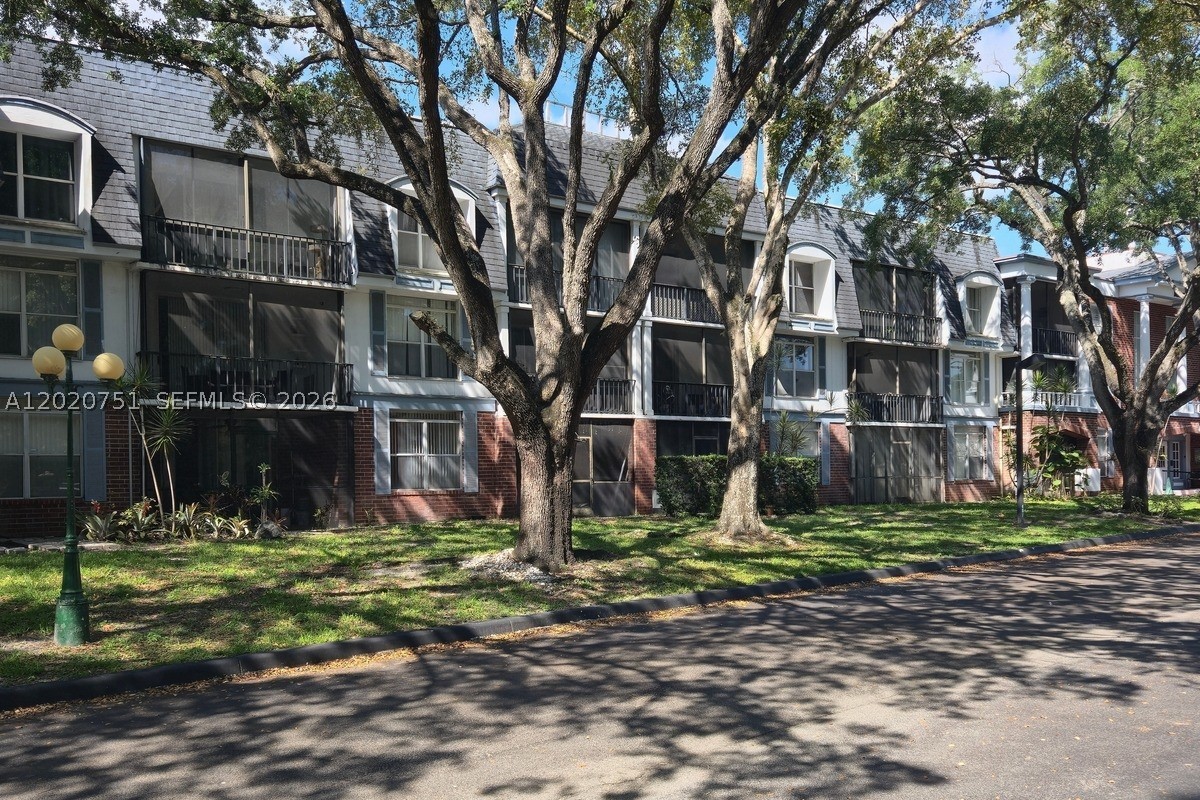 Located in the International Village community in Lauderhill, this 3-bedroom, 2-bath condo features an updated interior with an upgraded kitchen, stainless steel appliances, and two renovated bathrooms. The community offers a wide range of resort-style amenities, including a fitness center with modern equipment, indoor and outdoor pools, sauna, pickleball court, tennis courts, and additional recreational facilities. Conveniently located near shopping, dining, and major roadways.