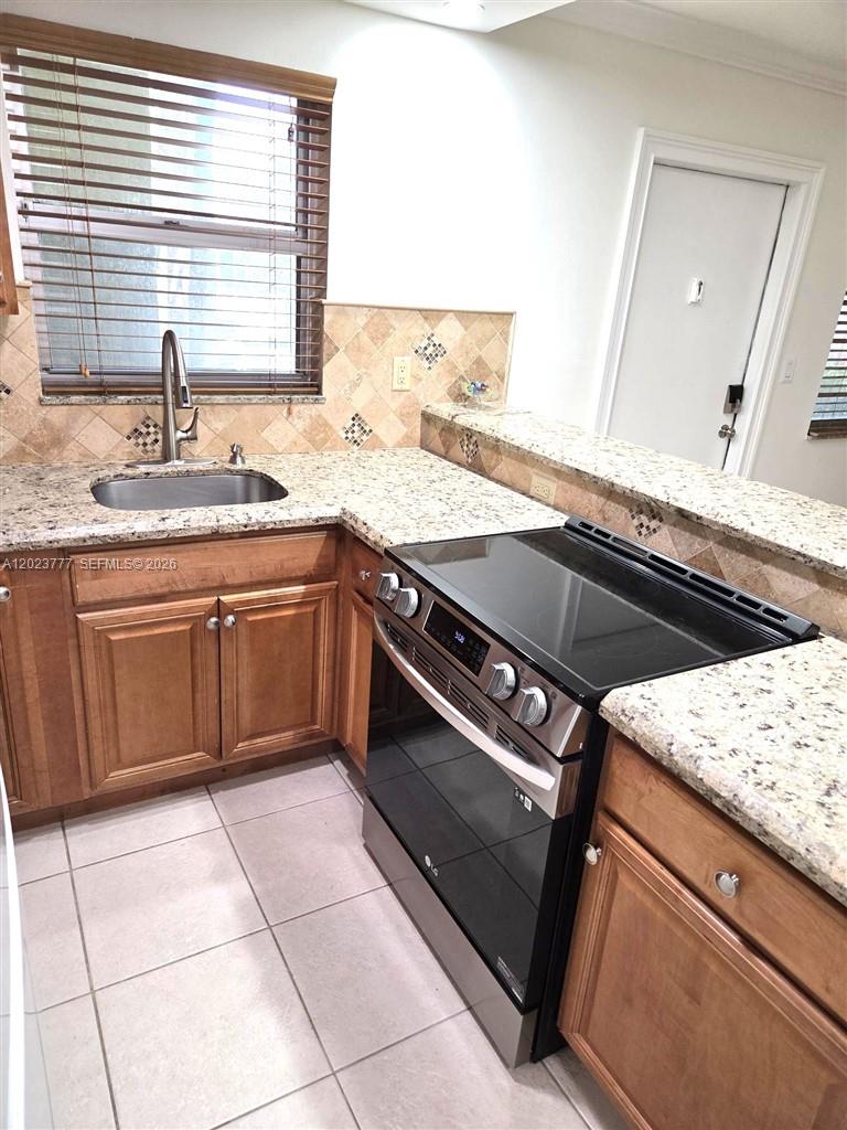 CASA VERANO CONDO - Residential