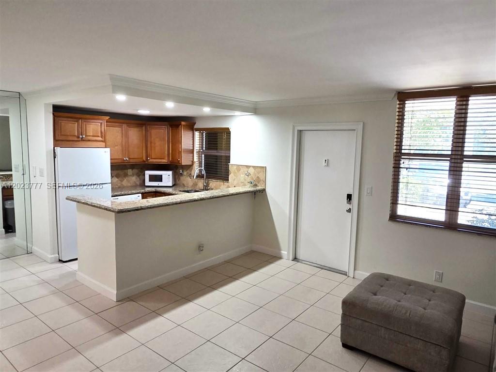 CASA VERANO CONDO - Residential