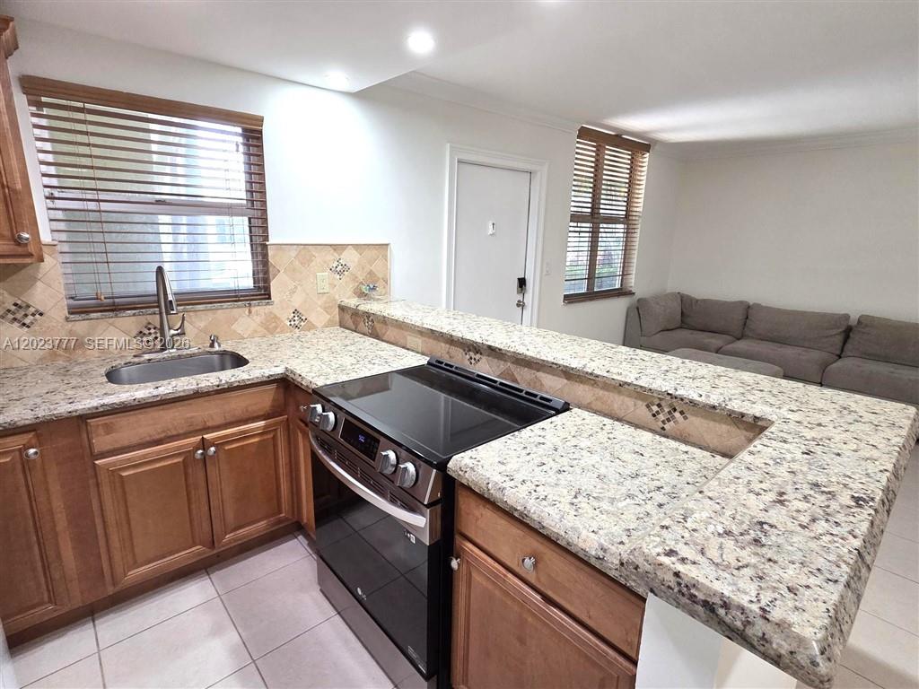 CASA VERANO CONDO - Residential