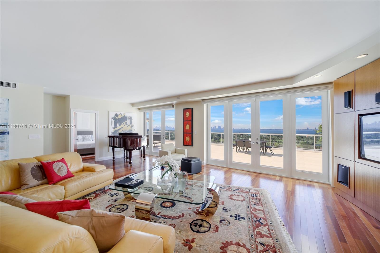 5600 CONDO - Residential