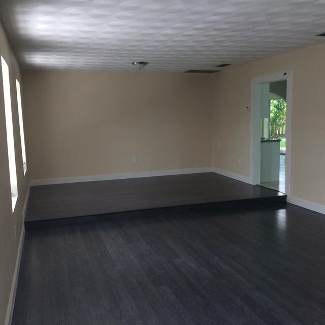 26-27 55 40   .35 AC PALM - Residential Lease