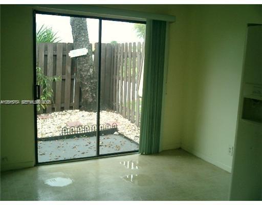 VILLAS AT WOODLAND GREENS - Residential