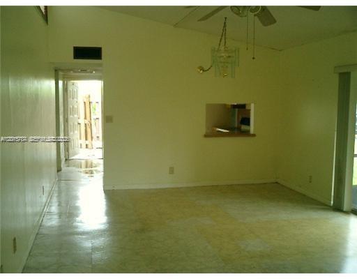 VILLAS AT WOODLAND GREENS - Residential