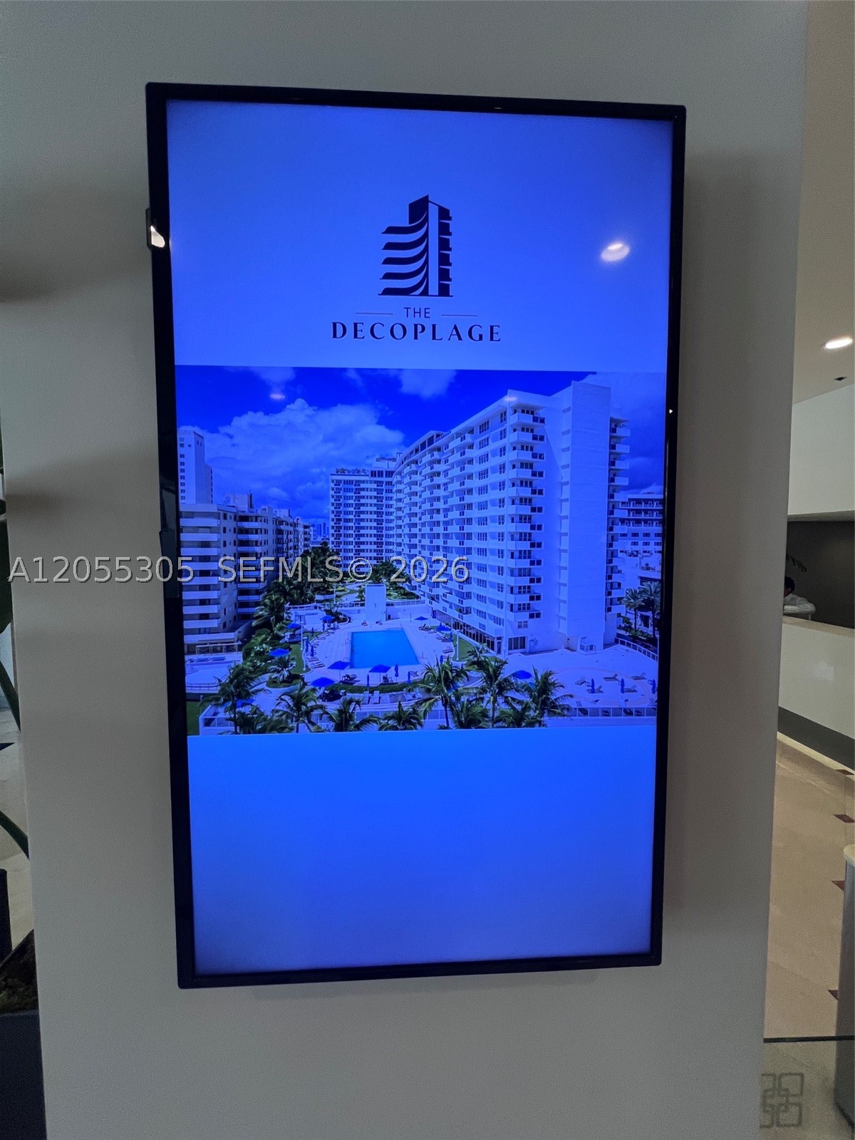 THE DECOPLAGE CONDO - Residential
