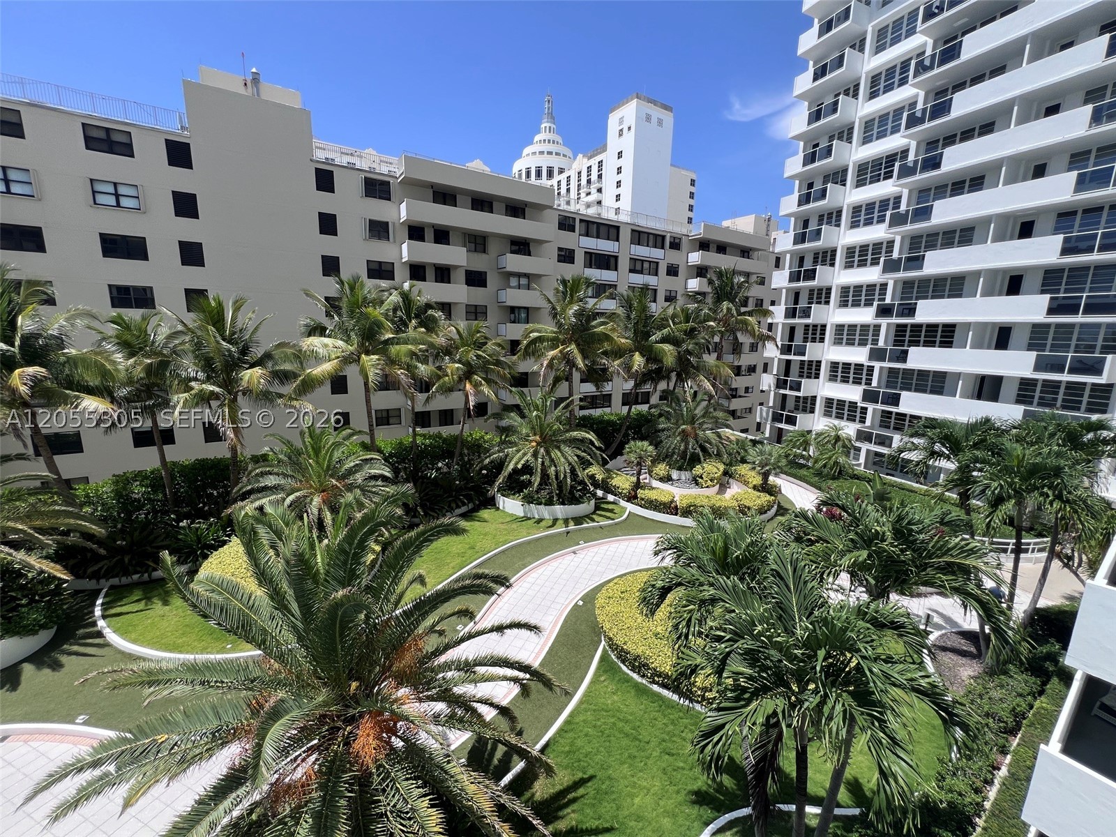 THE DECOPLAGE CONDO - Residential