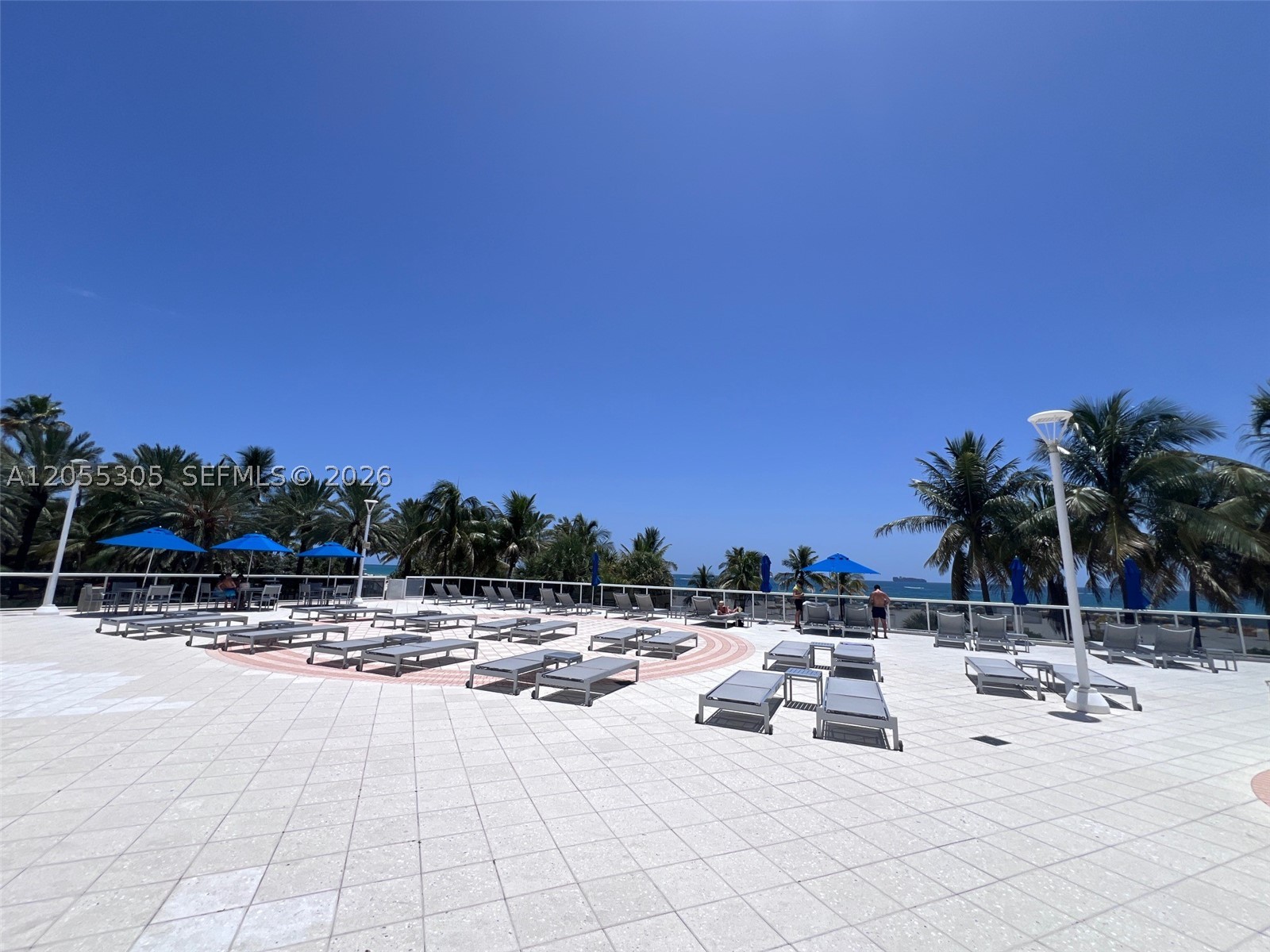 THE DECOPLAGE CONDO - Residential