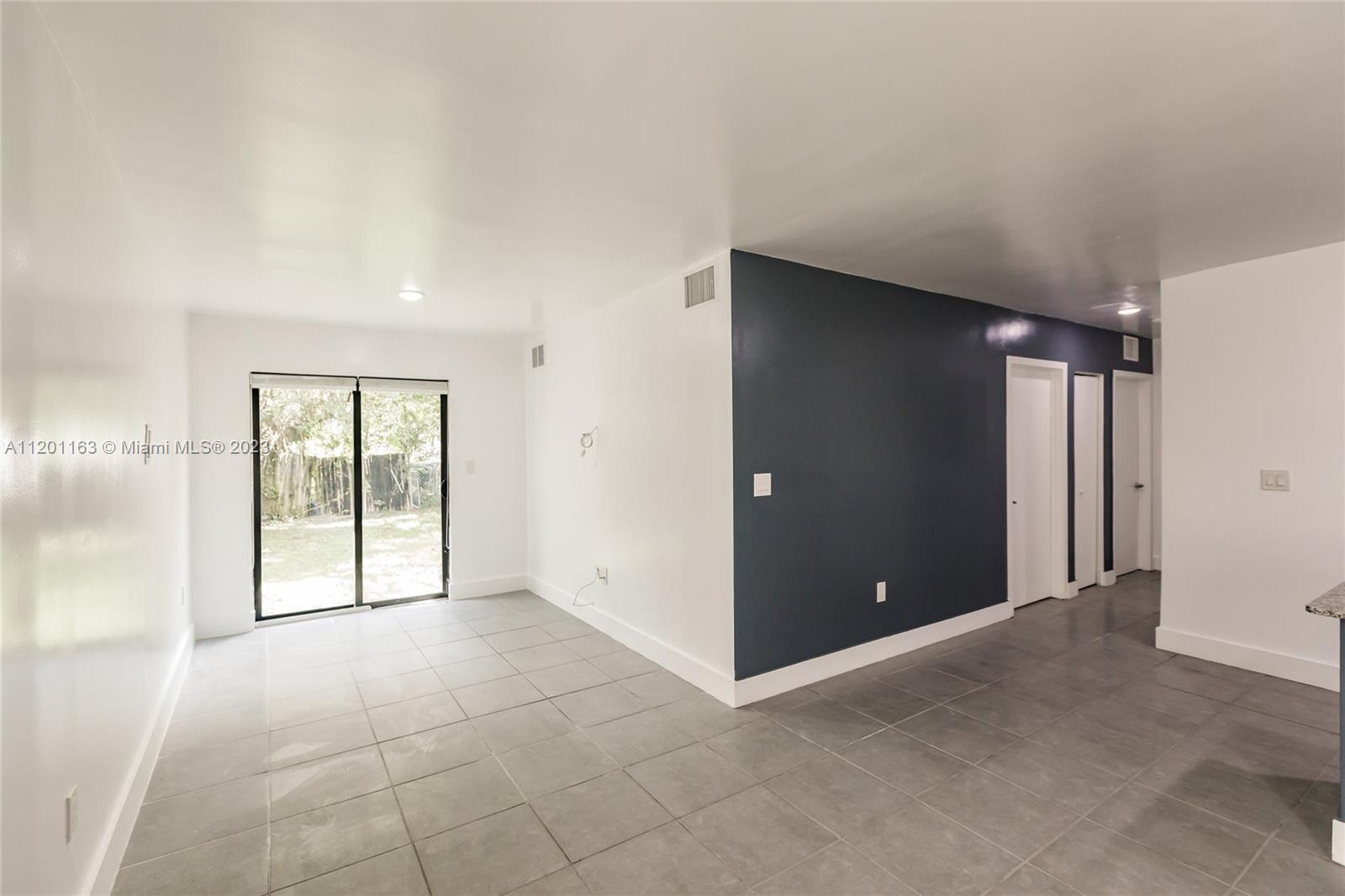 ARCHWOOD AMD PLAT - Residential