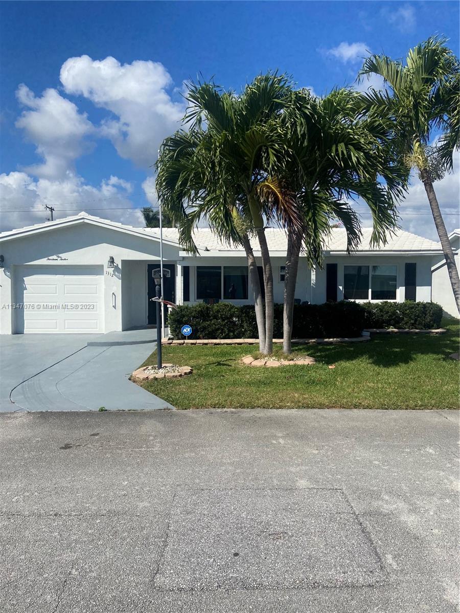 BEAUTIFUL 2BR 2BA SINGLE FAMILY HOME LOCATED IN HIGHLY SOUGHT OUT LEISUREVILLE. THIS HOME IS VERY SPACIOUS, WITH ALL NEW STAINLESS STEEL APPLIANCES, FRESHLY PAINTED, ALL HURRICANE IMPACT WINDOWS, AND NEW SCREENED IN PATIO (COMES WITH PATIO FURNITURE IF WANTED). 55+ COMMUNITY. 1 CAR GARAGE AND DRIVEWAY WIDE ENOUGH TO FIT 2 VEHICLES. LAWN IS MAINTAINED BY HOA. GOLF COURSE COMMUNITY WITH MANY DIFFERENT AMENITIES SUCH AS 3 POOLS, GYM,SAUNA,HOT TUB, SOCIAL EVENTS, CARD ROOM, BILLIARD ROOM, GIFT SHOP, AUDITORIUM, BOCCE BALL, AND SHUFFLEBOARD! PETS ARE WELCOME, NO AGGRESSIVE BREEDS. APPROVAL AND ORIENTATION RQD BY HOA. NO SMOKING IN HOUSE AT ANYTIME. MINUTES FROM BEACHS, SHOPS AND RESTURANTS. FULL CREDIT SCREENING/BACKGROUND CHECK PROOF OF INCOME CTL AND PHOTO ID RENTAL APPLICATION IN DOCS.