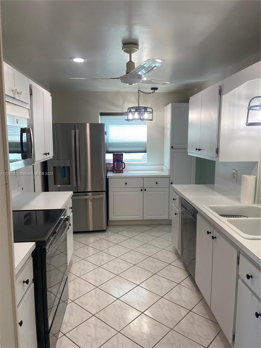 PALM BEACH LEISUREVILLE S - Residential Lease