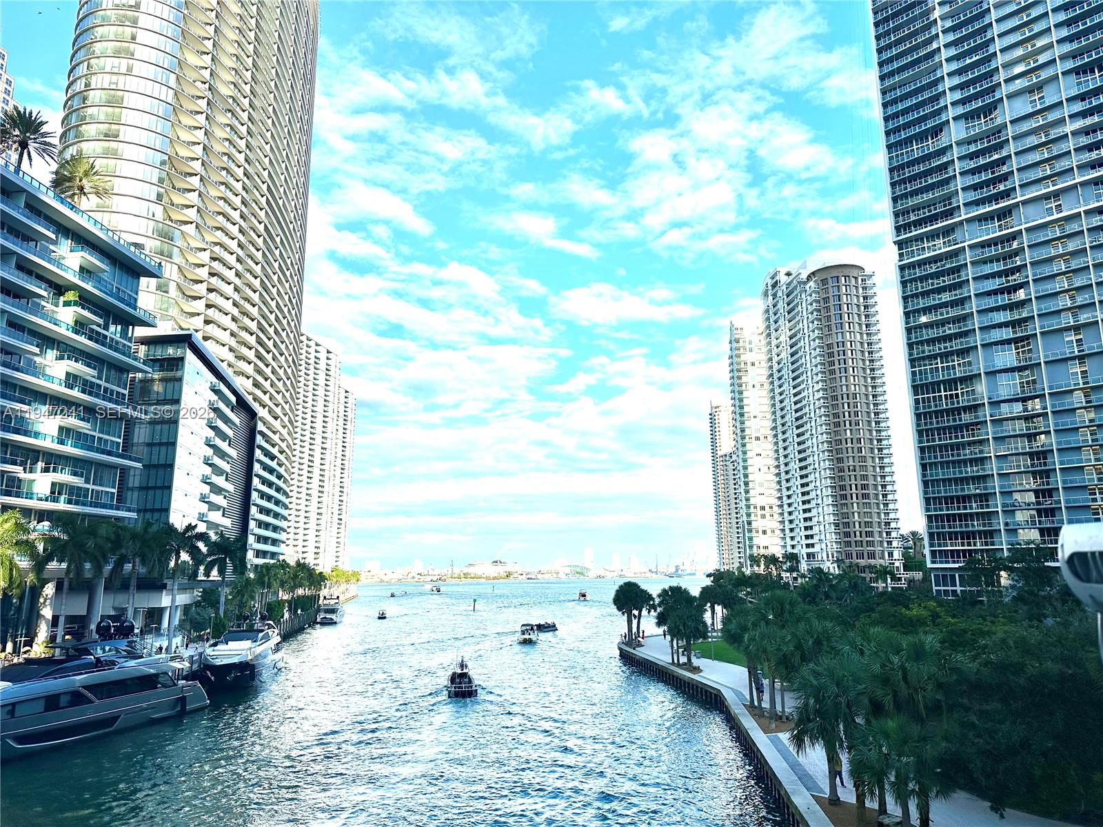 ICONBRICKELL CONDO NO 1 - Residential