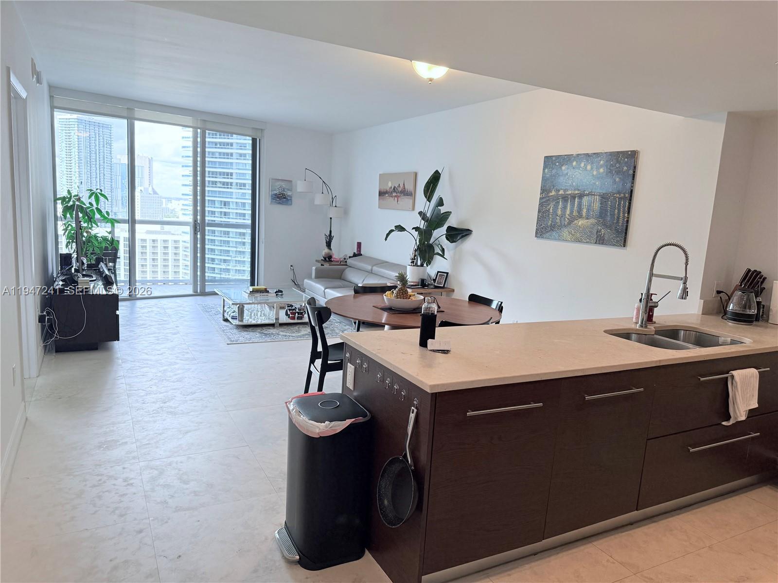 ICONBRICKELL CONDO NO 1 - Residential