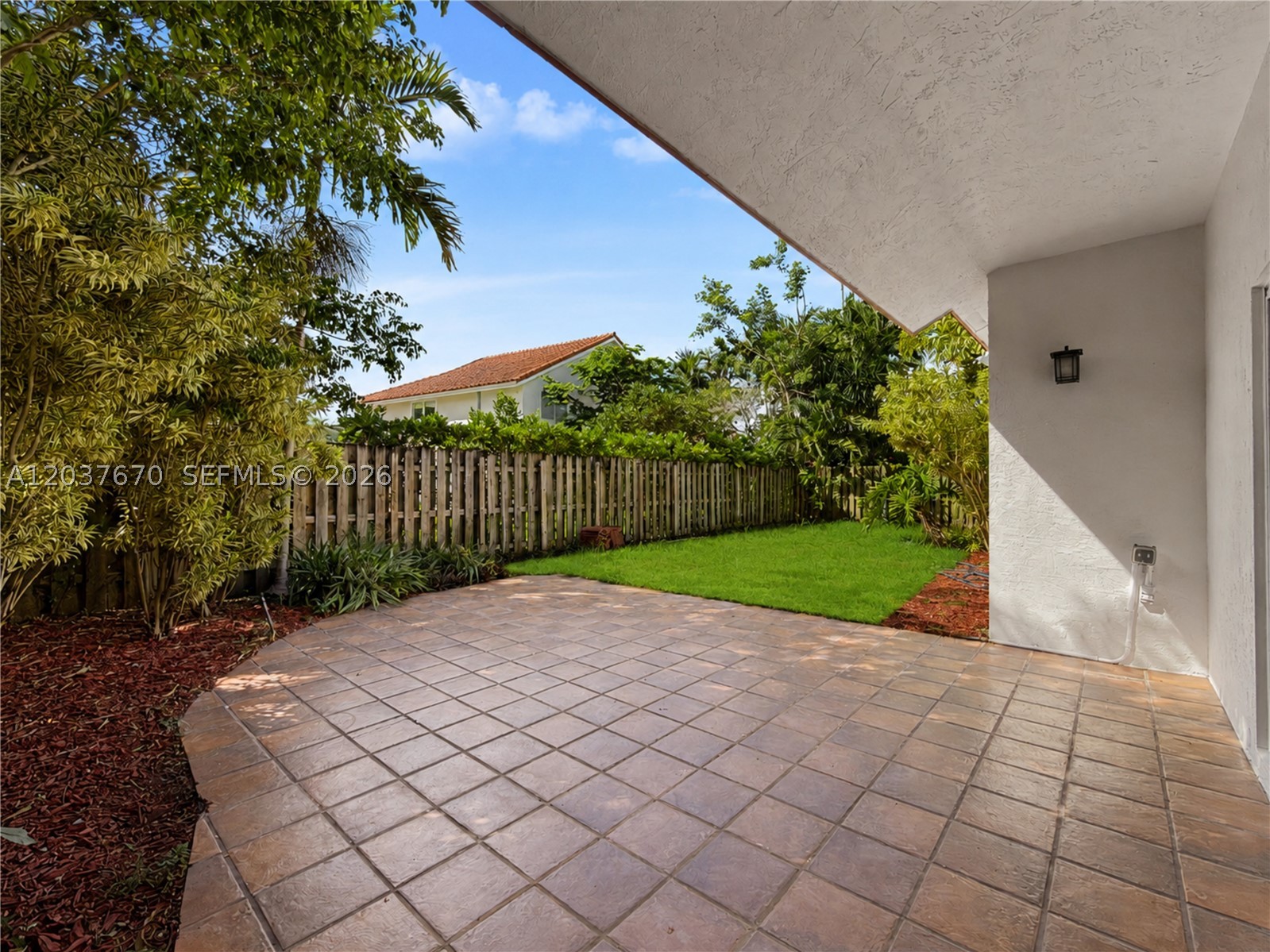 DORAL DUNES 1ST ADDN - Residential