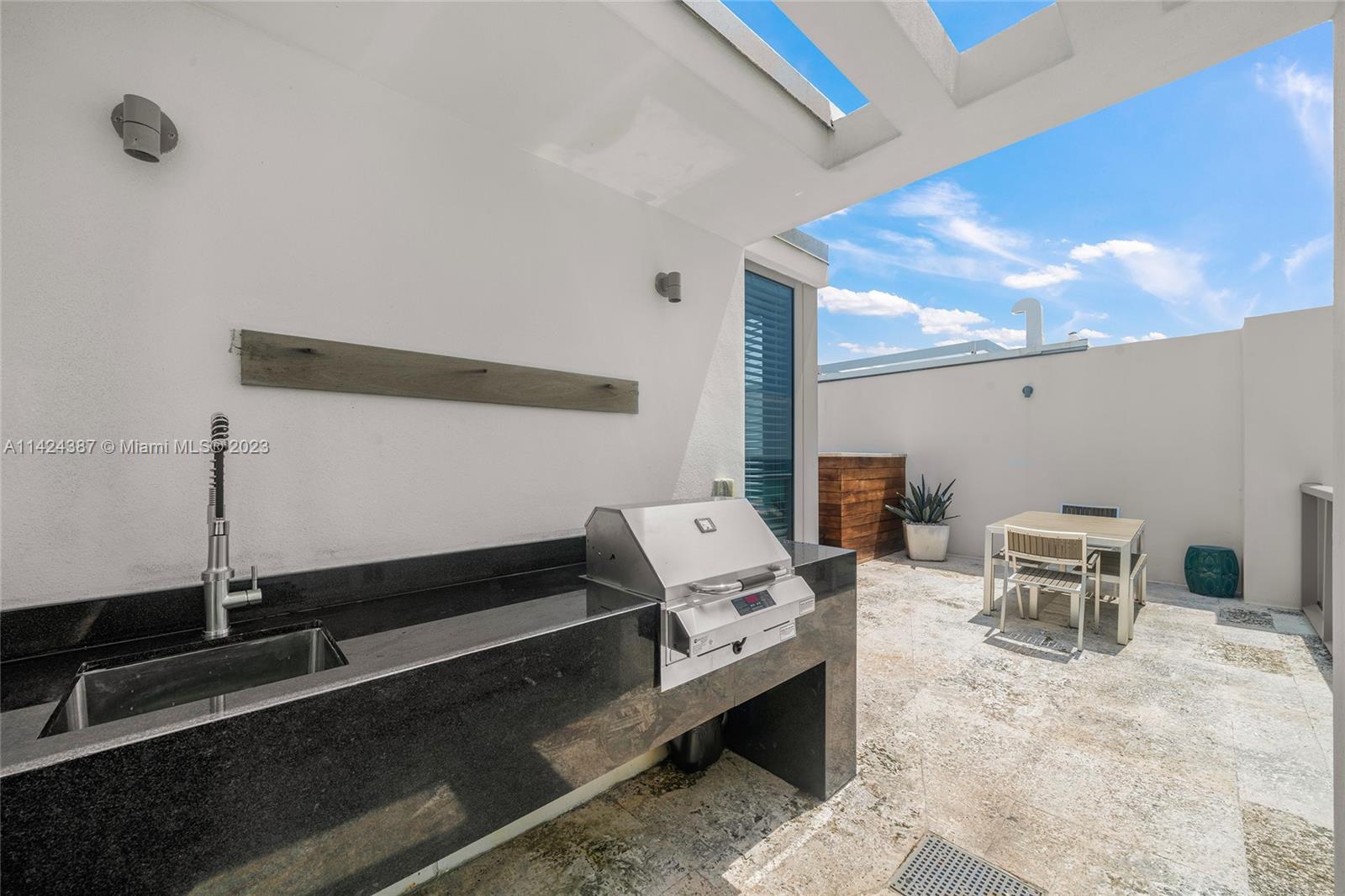 OCEAN SEVEN CONDO - Residential