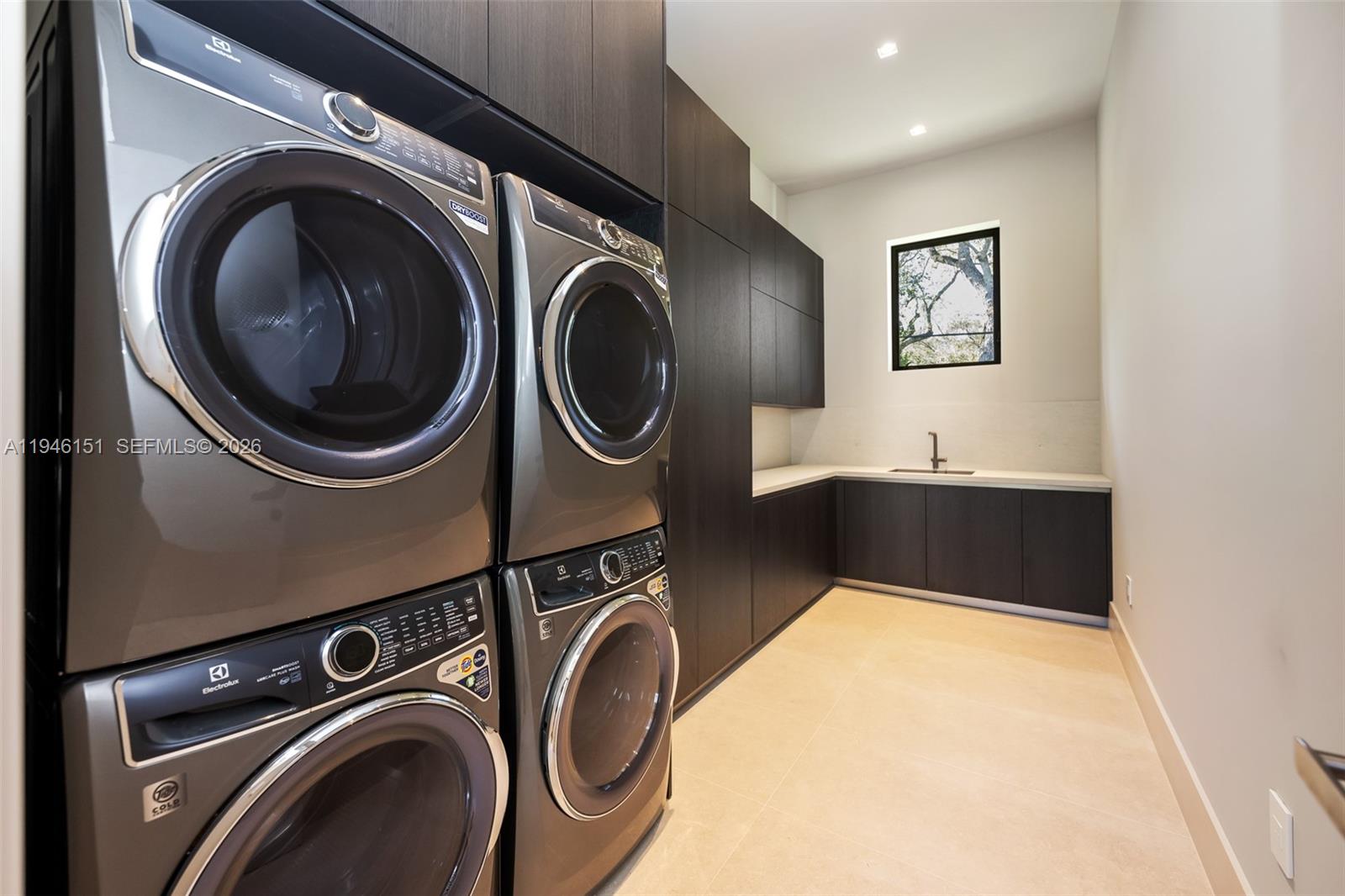 SUNILAND ESTATES 1ST ADDN - Residential