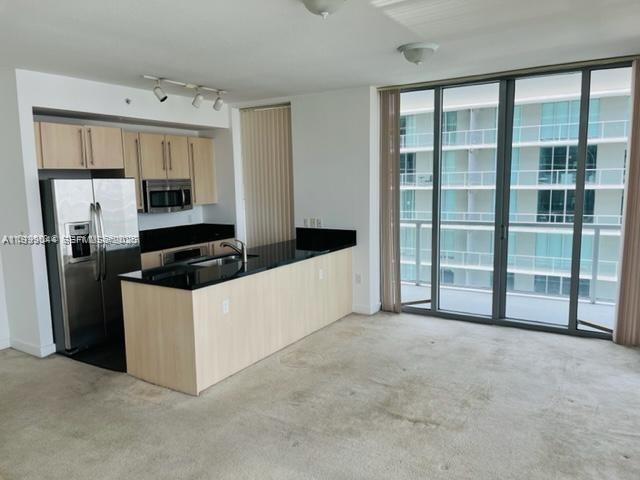 THE AXIS ON BRICKELL COND - Residential