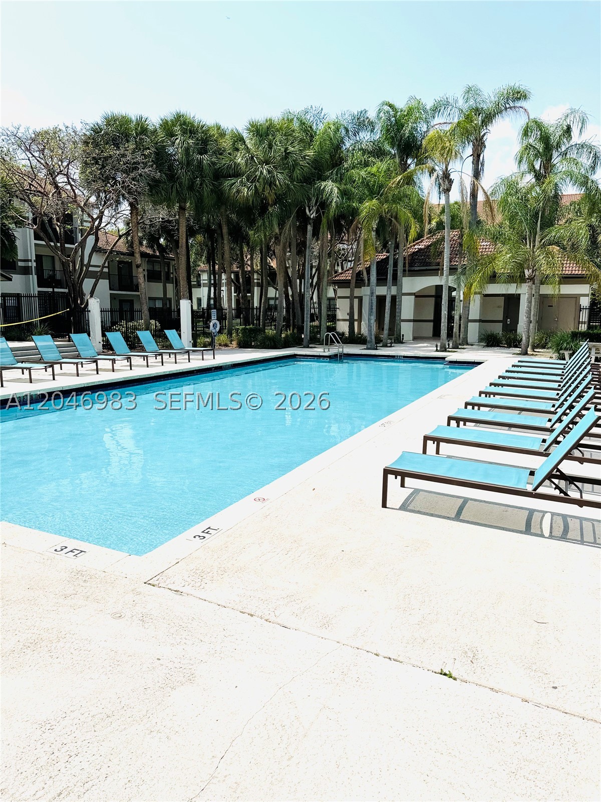 HOLLYWOOD PARC CONDOMINIU - Residential Lease