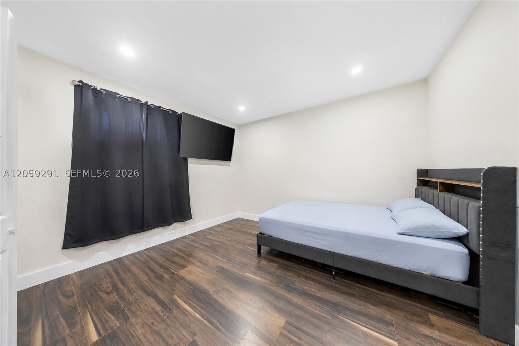 MELROSE HEIGHTS - Residential