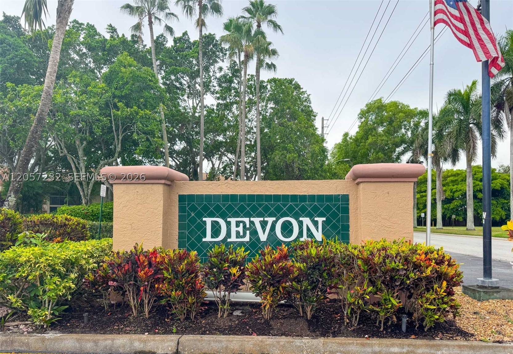 DEVON CONDOMINIUM - Residential