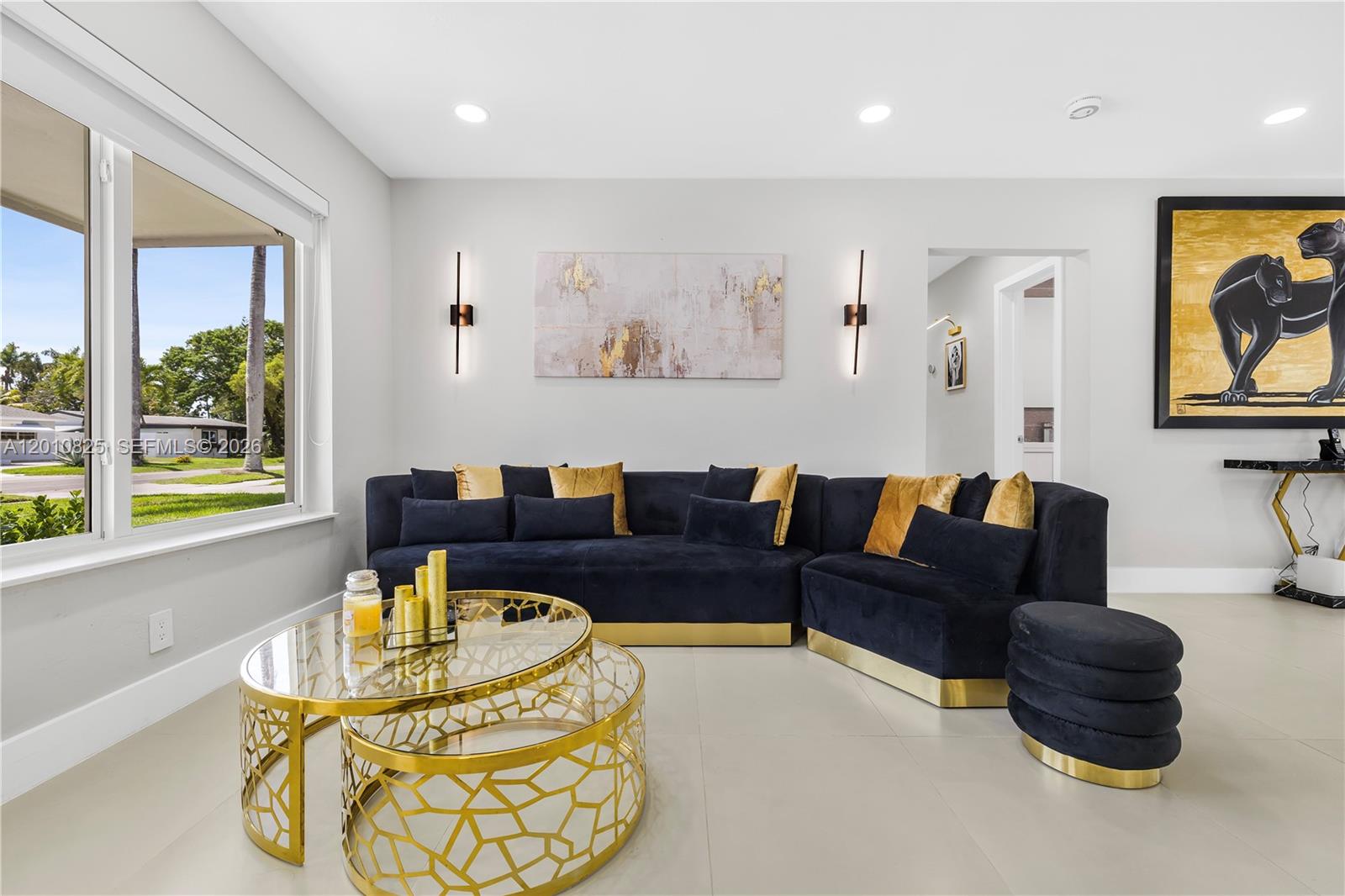 COUNTRY CLUB HOMES - Residential