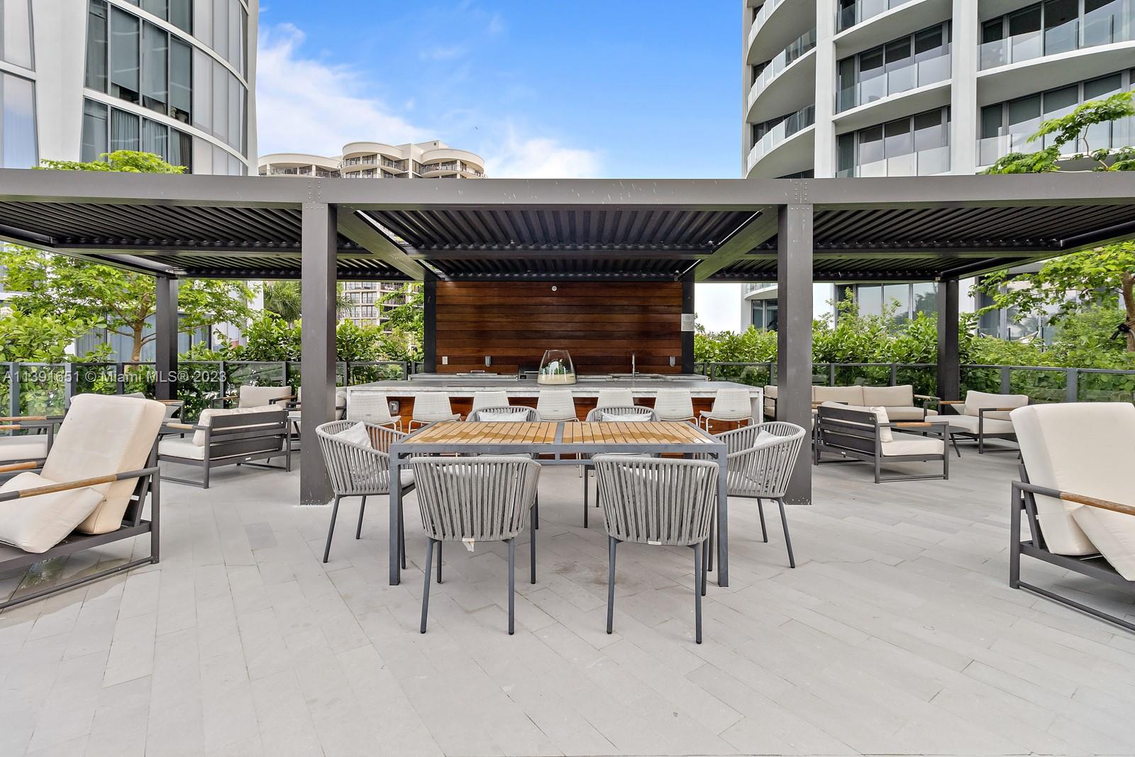 ONE PARK GROVE - Residential