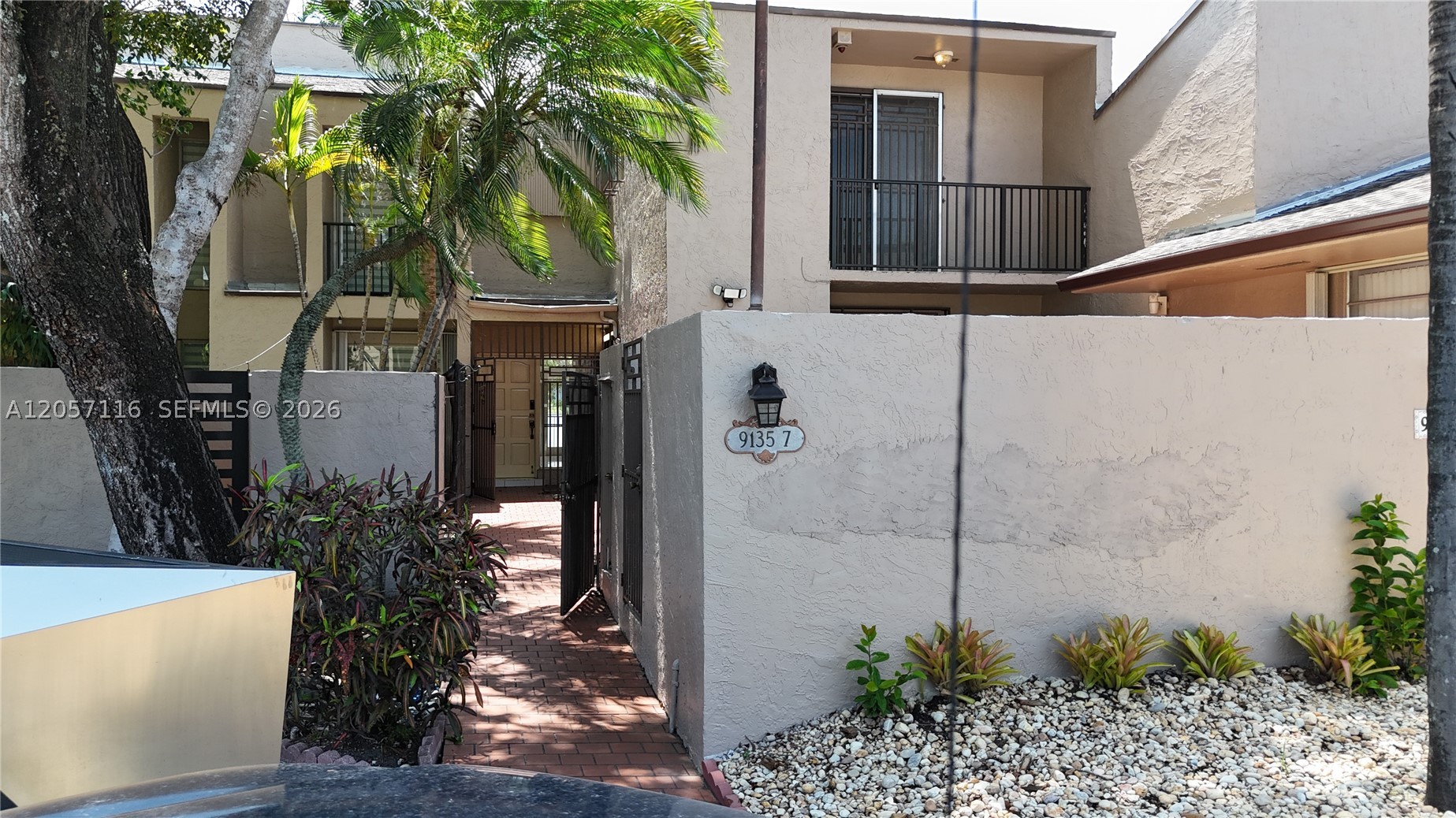 OAKVIEW CONDO NO 3 - Residential