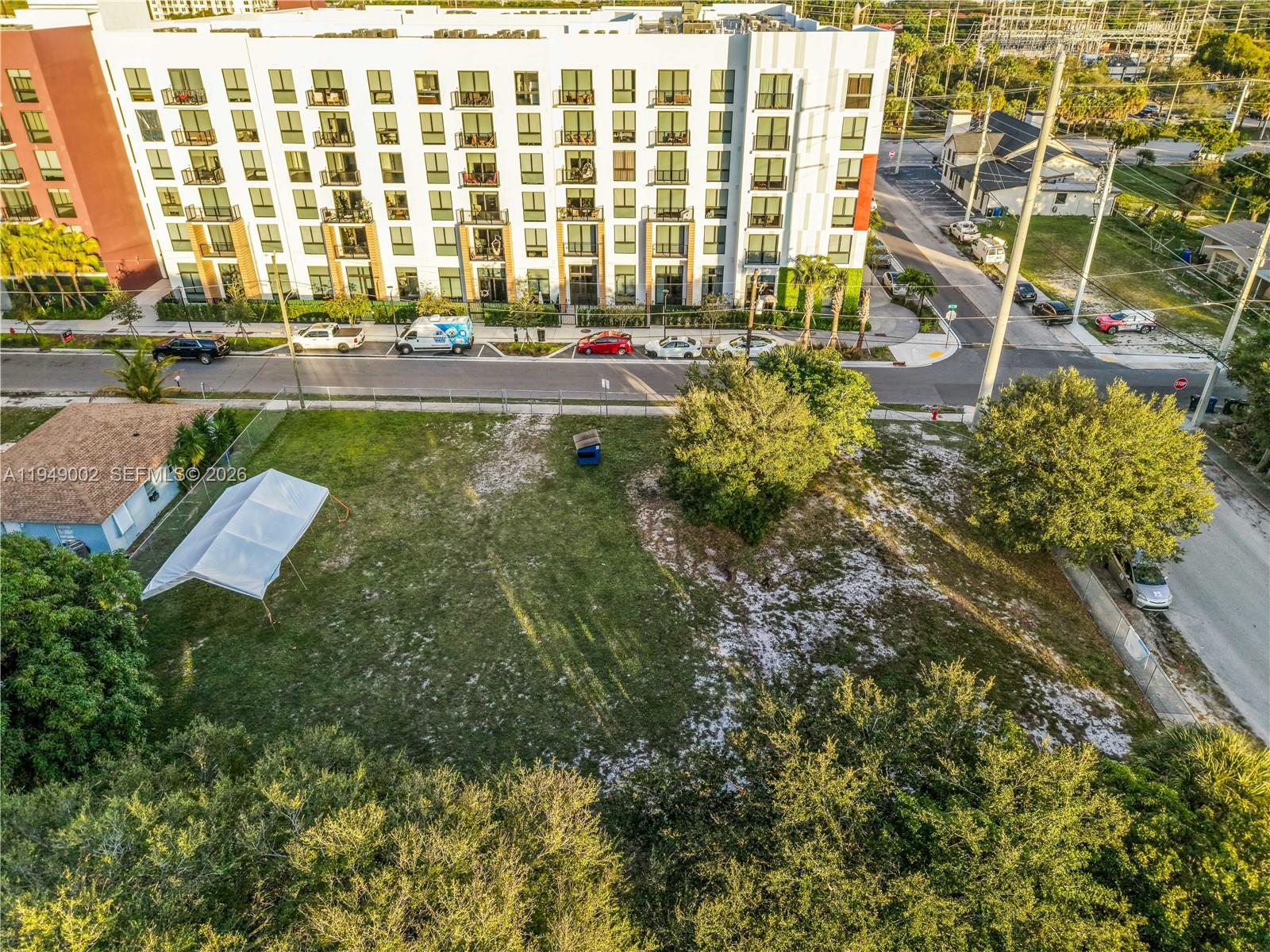 NORTH LAUDERDALE - Land
