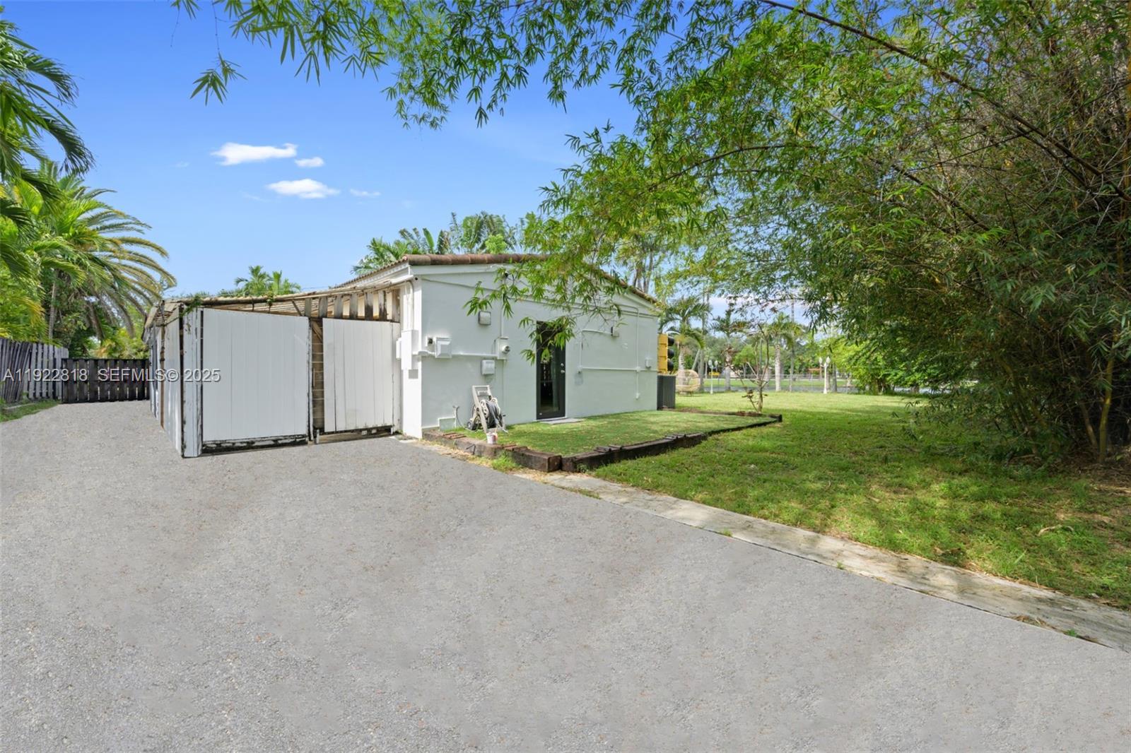 SUN RAY SUB - Residential Lease