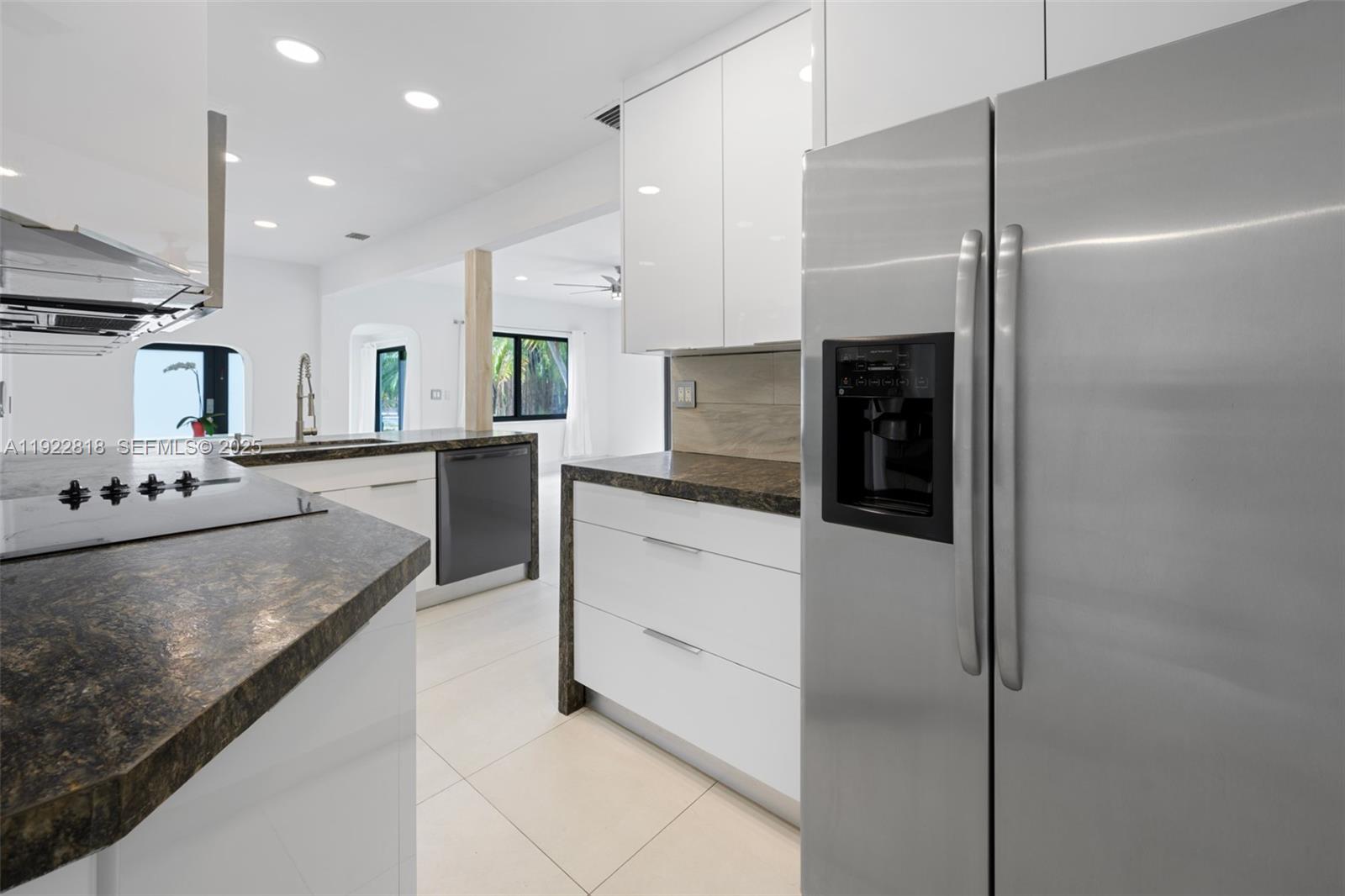 SUN RAY SUB - Residential Lease