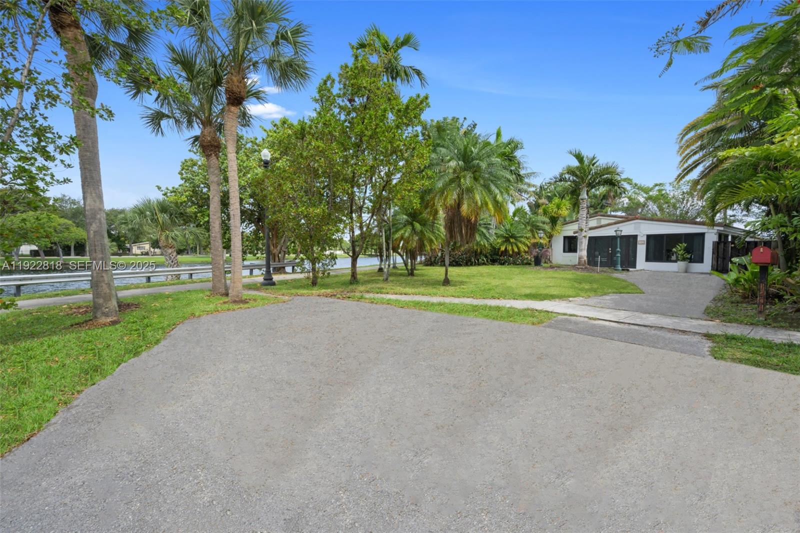 SUN RAY SUB - Residential Lease
