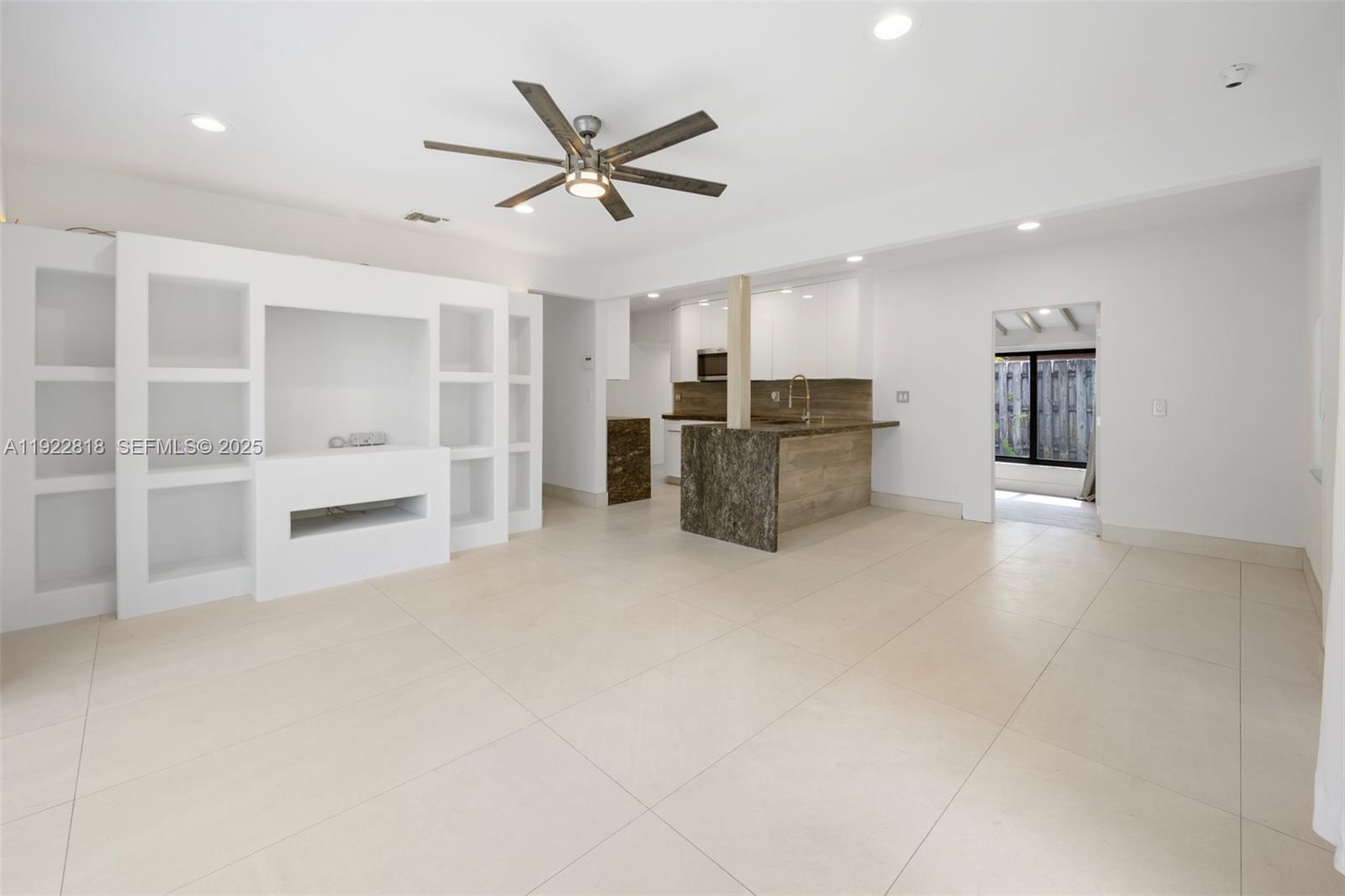 SUN RAY SUB - Residential Lease