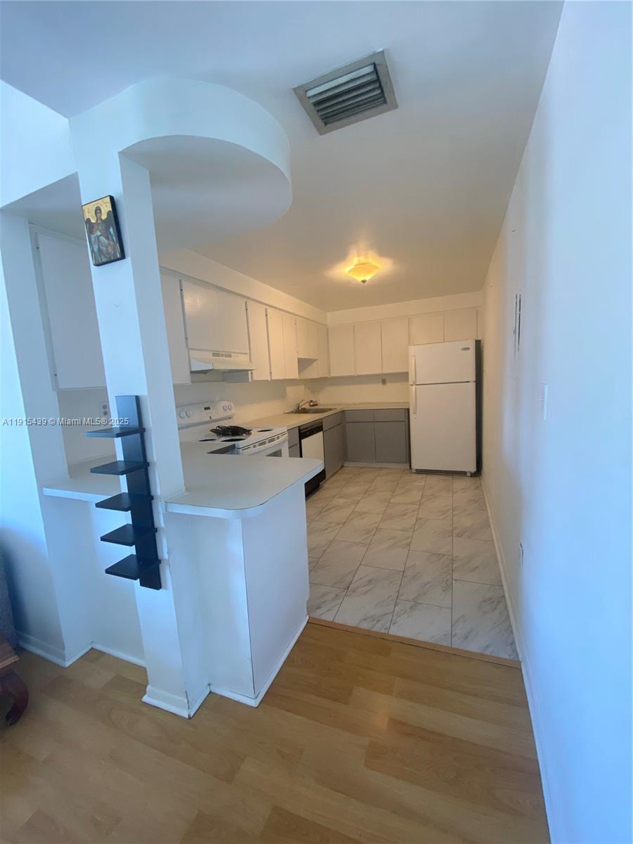 THE FLAMINGO CONDO - Residential