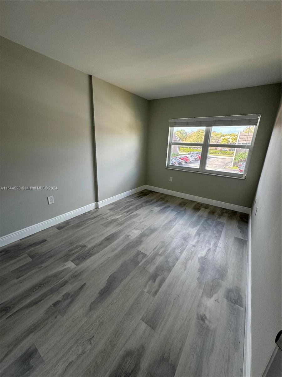 COUNTRY VILLAGE CONDO - Residential Lease
