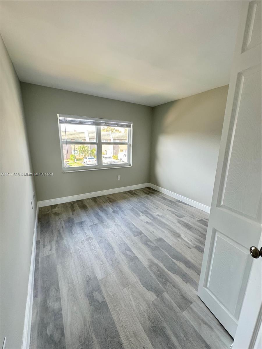 COUNTRY VILLAGE CONDO - Residential Lease