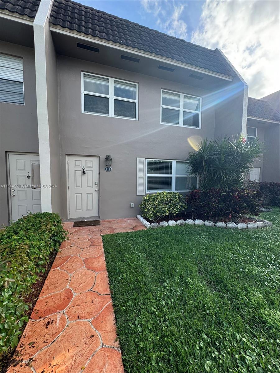 COUNTRY VILLAGE CONDO - Residential Lease